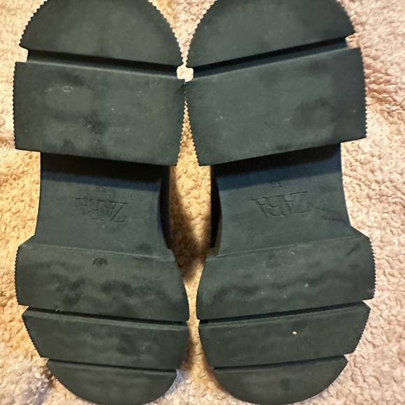 Lug sole Zara boots worn once great condition - Picture 10 of 10